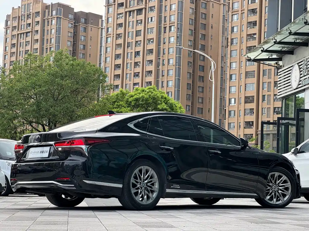 Lexus LS 500 h Luxury CN-VI