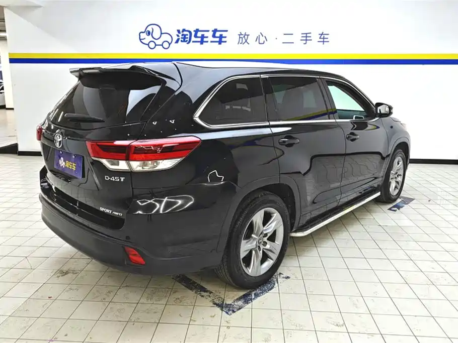 Highlander 2.0 T 4 WD Luxury 7-seat