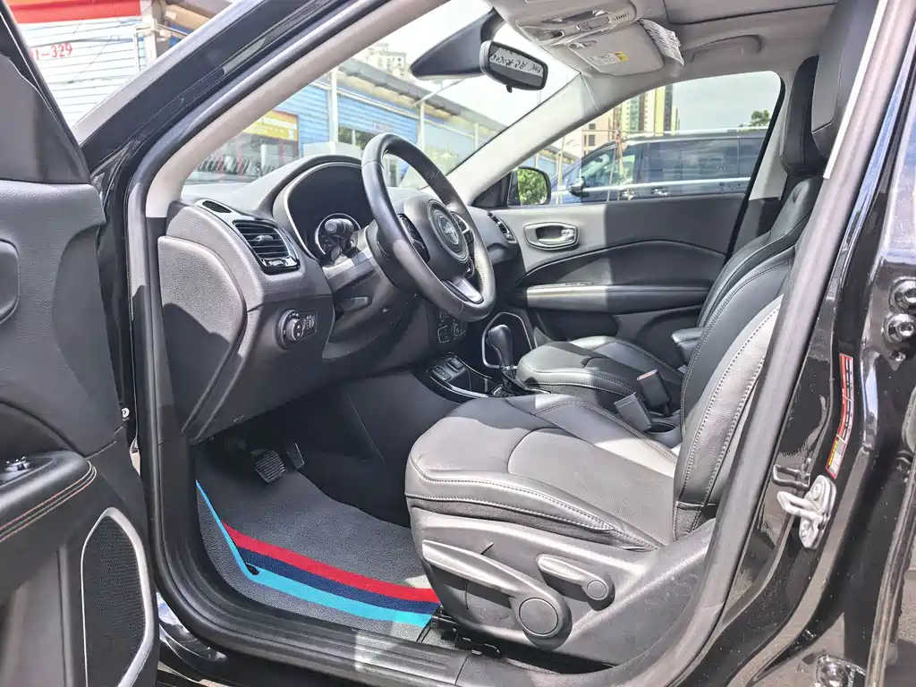 Compass 220 T Auto Home Enjoyment