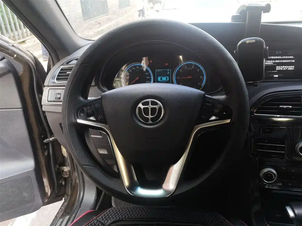 Brilliance V5 1.5 T Auto 2 WD Intelligent