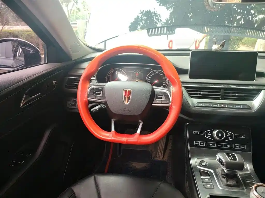 Hongqi H5 1.5 T DCT Flagship Charm