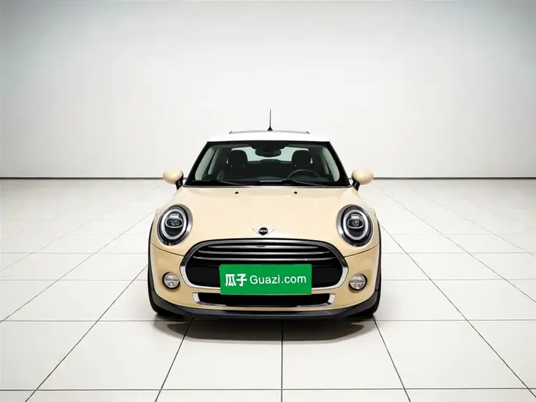 MINI 1.5 T COOPER Artist 5-door