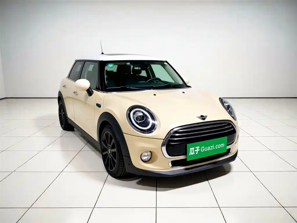 MINI 1.5 T COOPER Artist 5-door