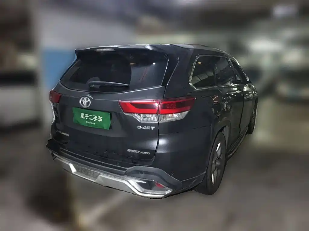Highlander 2.0 T 4 WD Luxury 7-seat CN-V