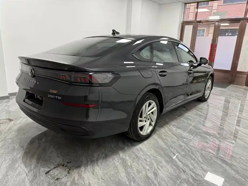 Lamando Lamando L 280 TSI DSG Dazzle Hot