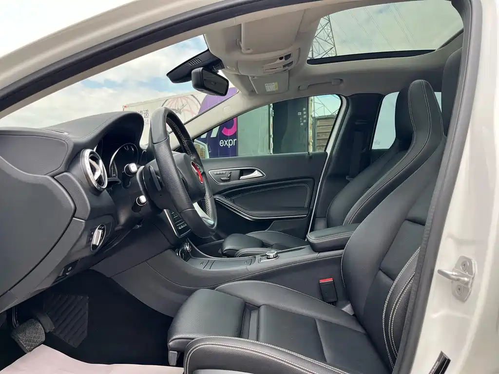 Mercedes-Benz GLA GLA 200 Dynamic