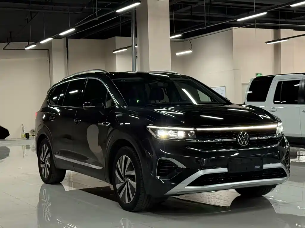 Talagon 380 TSI 4 WD Luxury Premium Realm Pro 6-seat