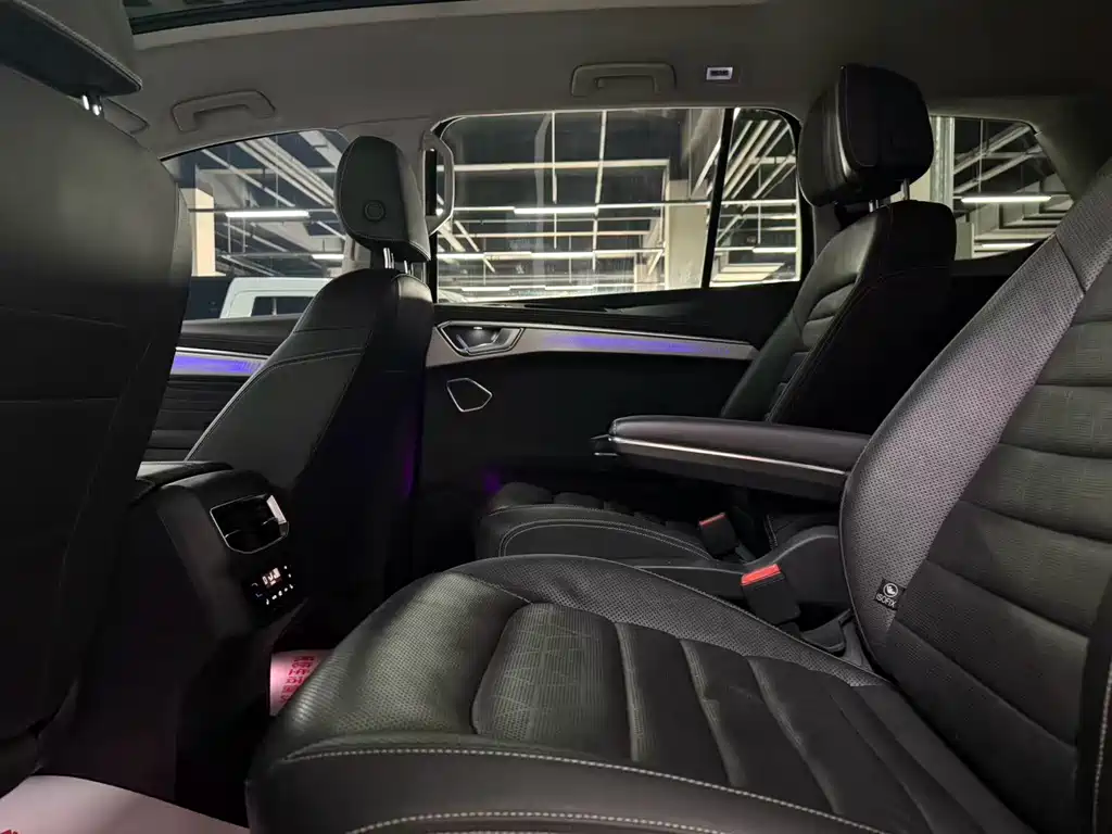 Talagon 380 TSI 4 WD Luxury Premium Realm Pro 6-seat