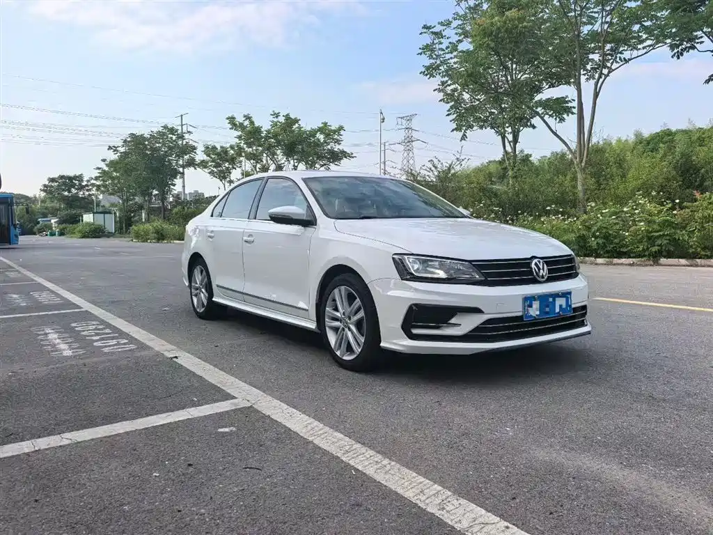 Sagitar 280 TSI DSG Radiant Motion
