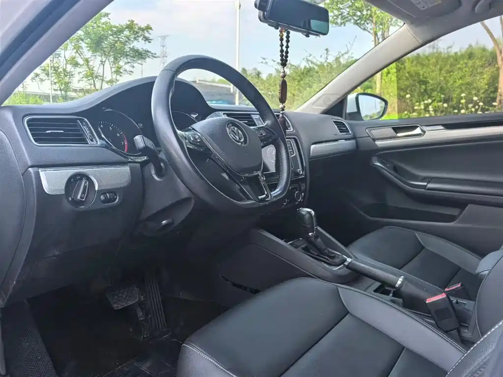 Sagitar 280 TSI DSG Radiant Motion