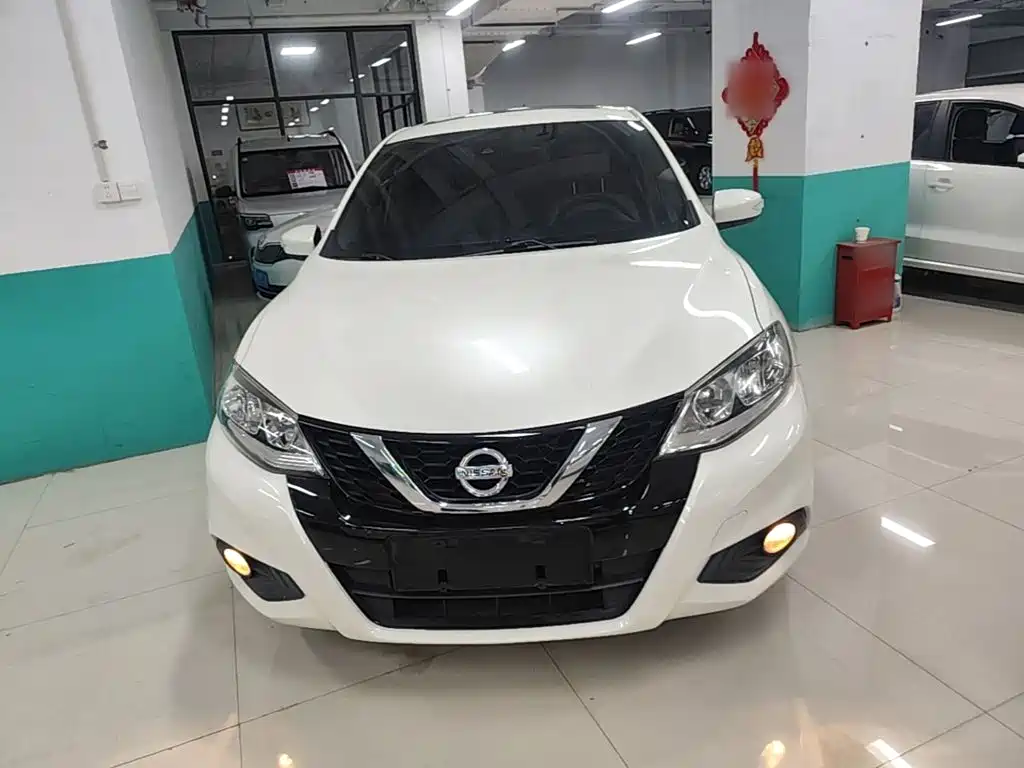 Tiida 1.6 L CVT Smart Travel