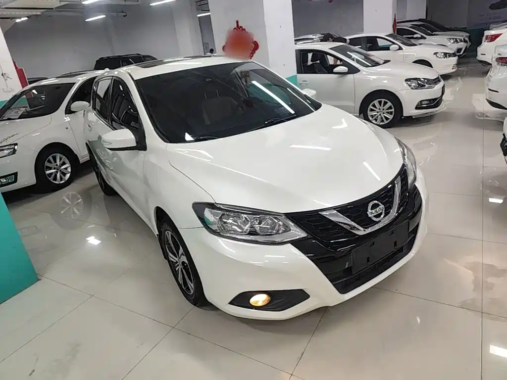 Tiida 1.6 L CVT Smart Travel
