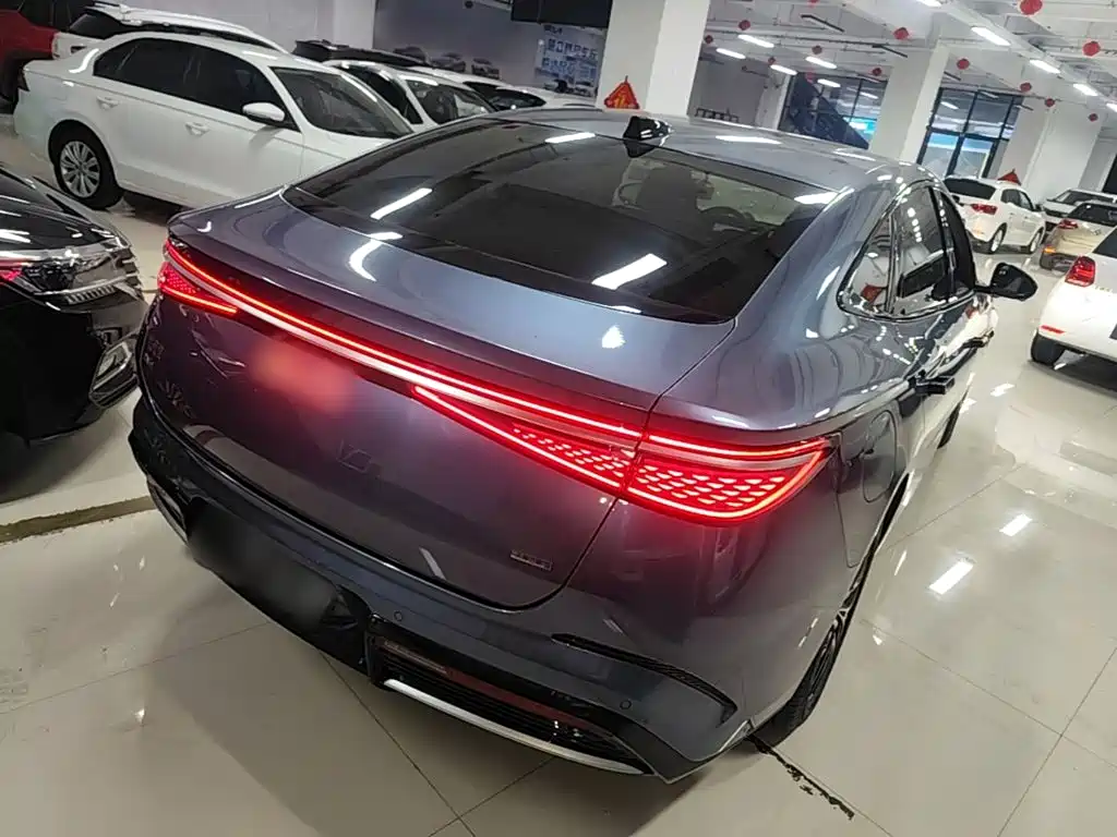 Seal 07 DM-i Smart Drive DM-i 1.5 L 125 km Distinguished