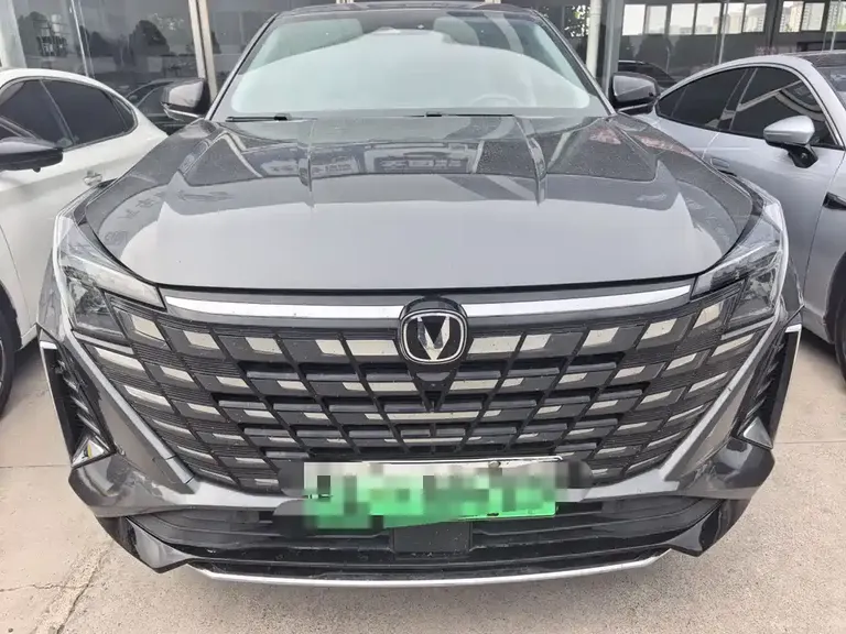 Changan UNI-Z NEV Blue Whale Smart Electric iDD 125 km Transcend