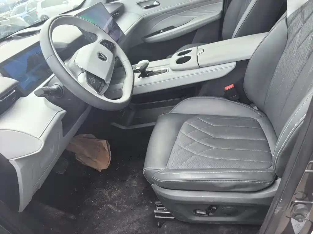 Changan UNI-Z NEV Blue Whale Smart Electric iDD 125 km Transcend
