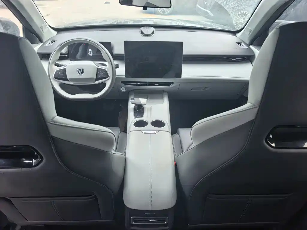 Changan UNI-Z NEV Blue Whale Smart Electric iDD 125 km Transcend