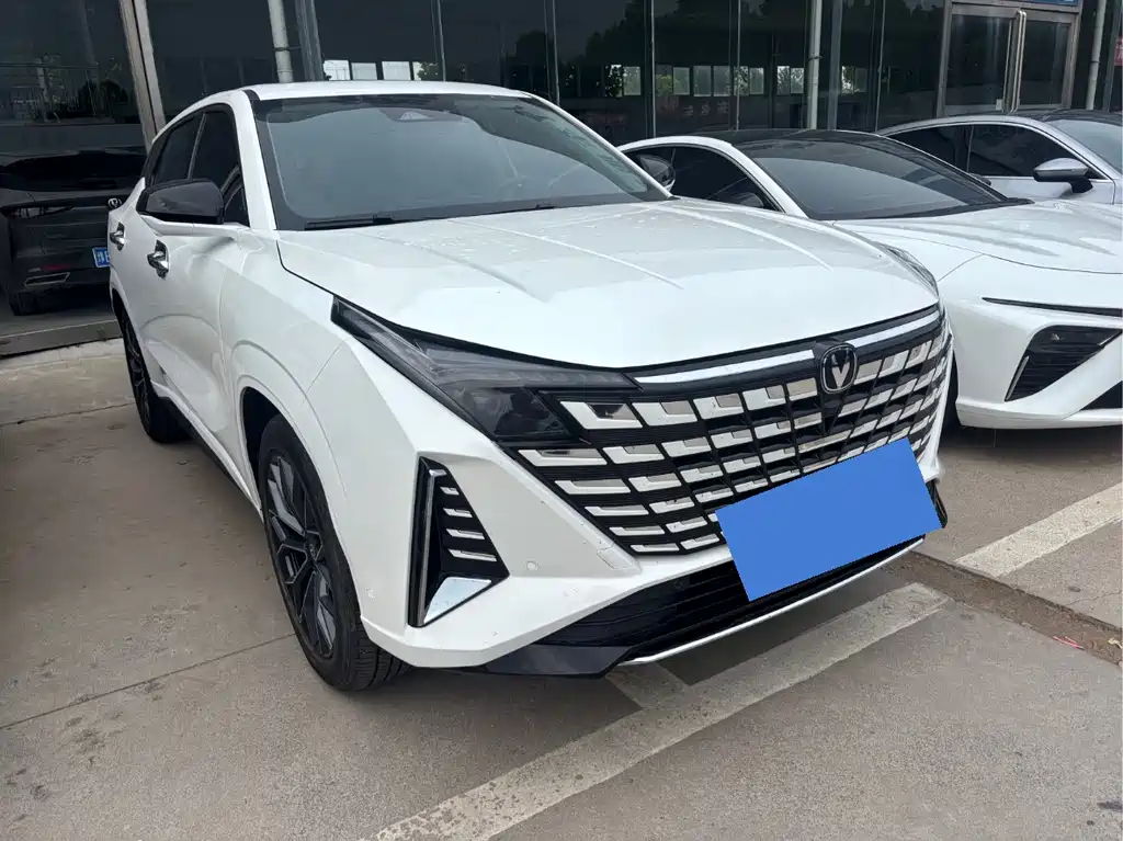 Changan UNI-Z NEV Blue Whale Smart Electric iDD 125 km Outstanding