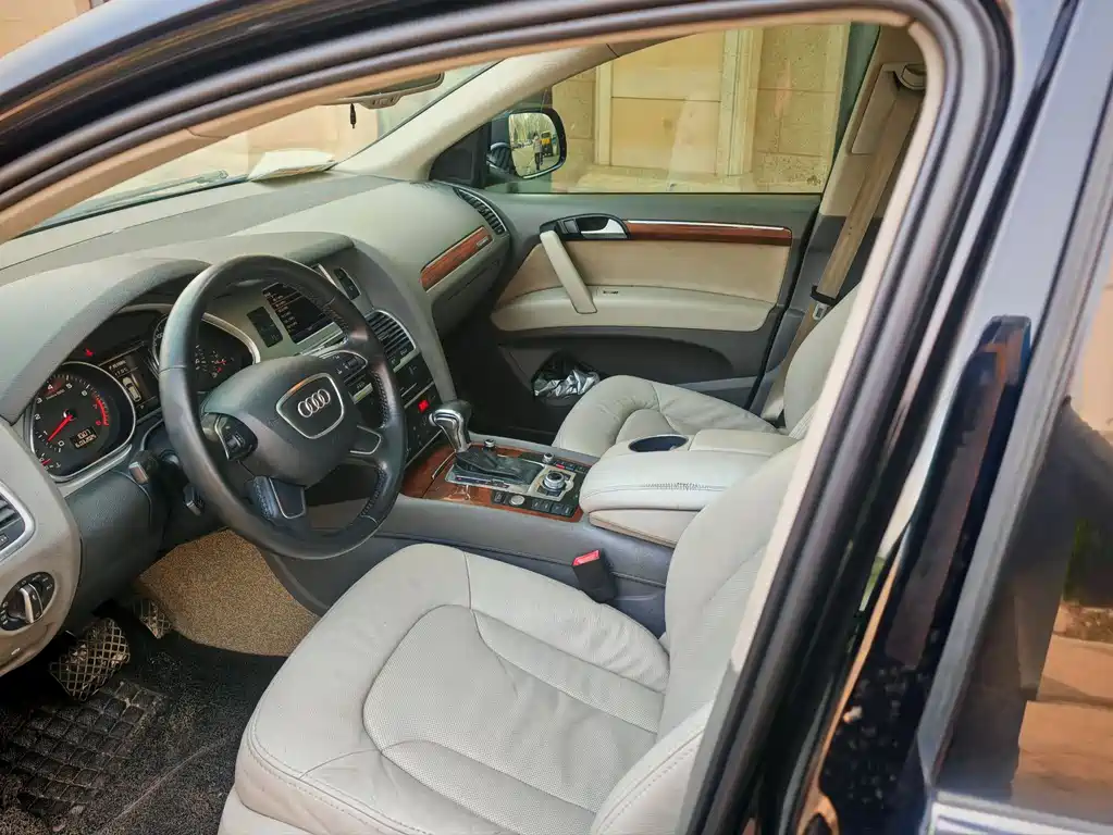 Audi Q7 奥迪Q7 2012款 3.0 TFSI 技术型(200 kW)