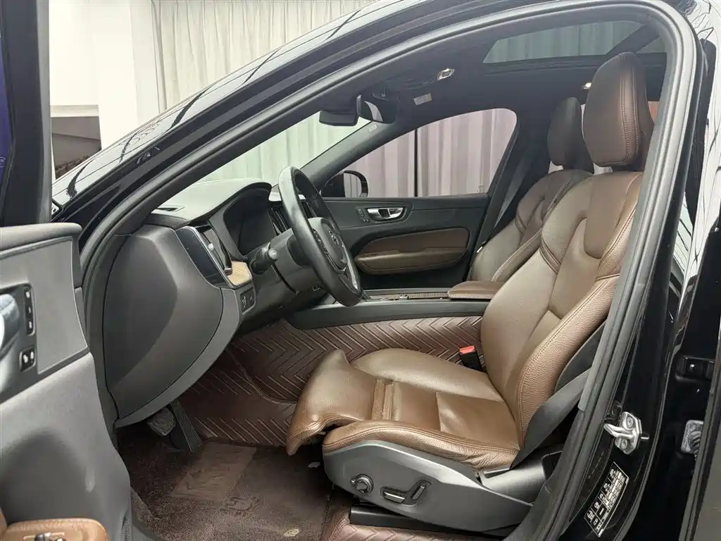 Volvo XC60 T5 4 WD Smart Vision Luxury