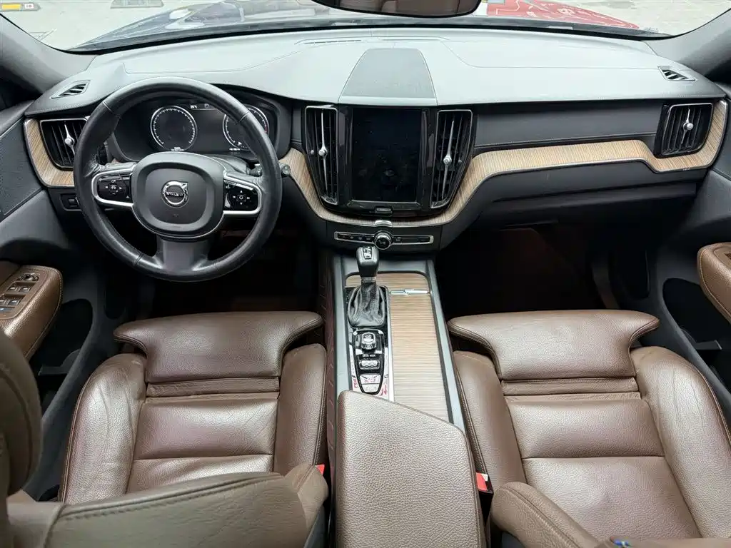Volvo XC60 T5 4 WD Smart Vision Luxury