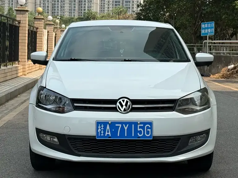 Volkswagen Polo 1.4 L Manual Style