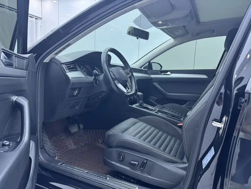 Magotan 200 10 K Commemorative 280 TSI DSG Comfort