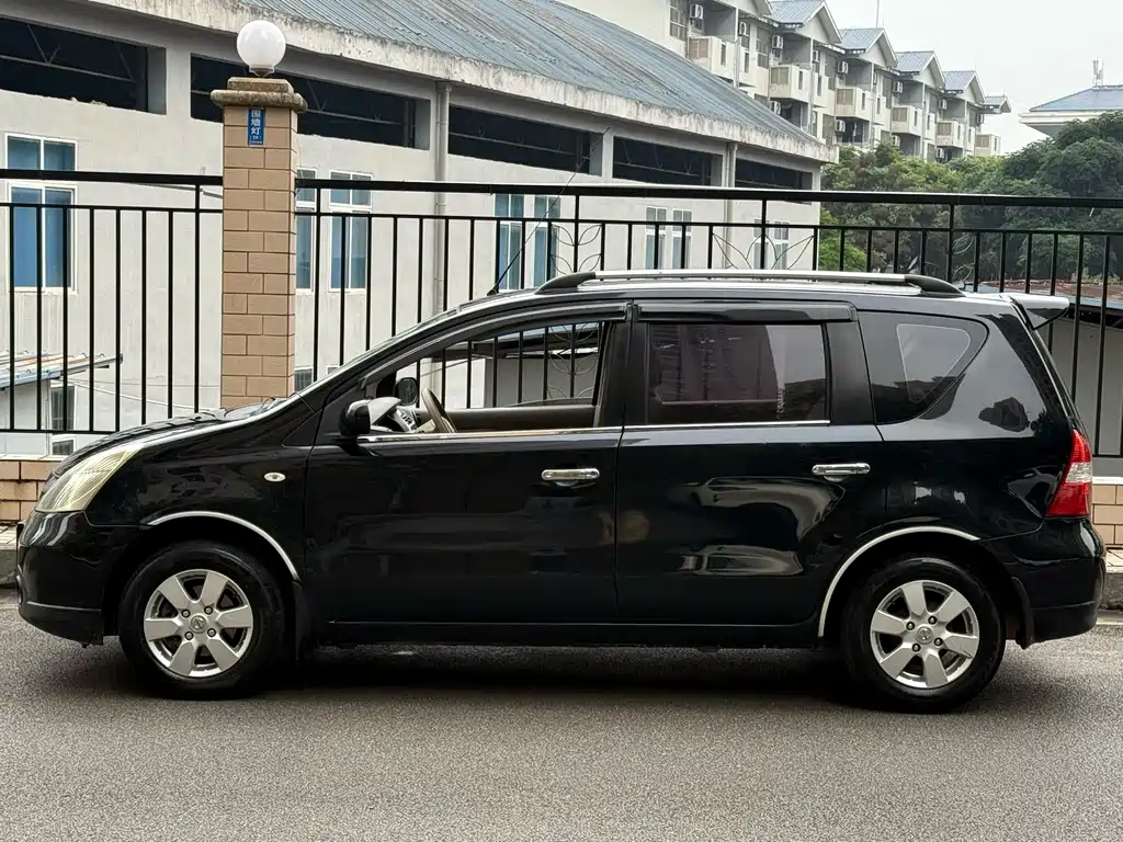 Livina Power Sharp 1.6 L Manual Intelligent