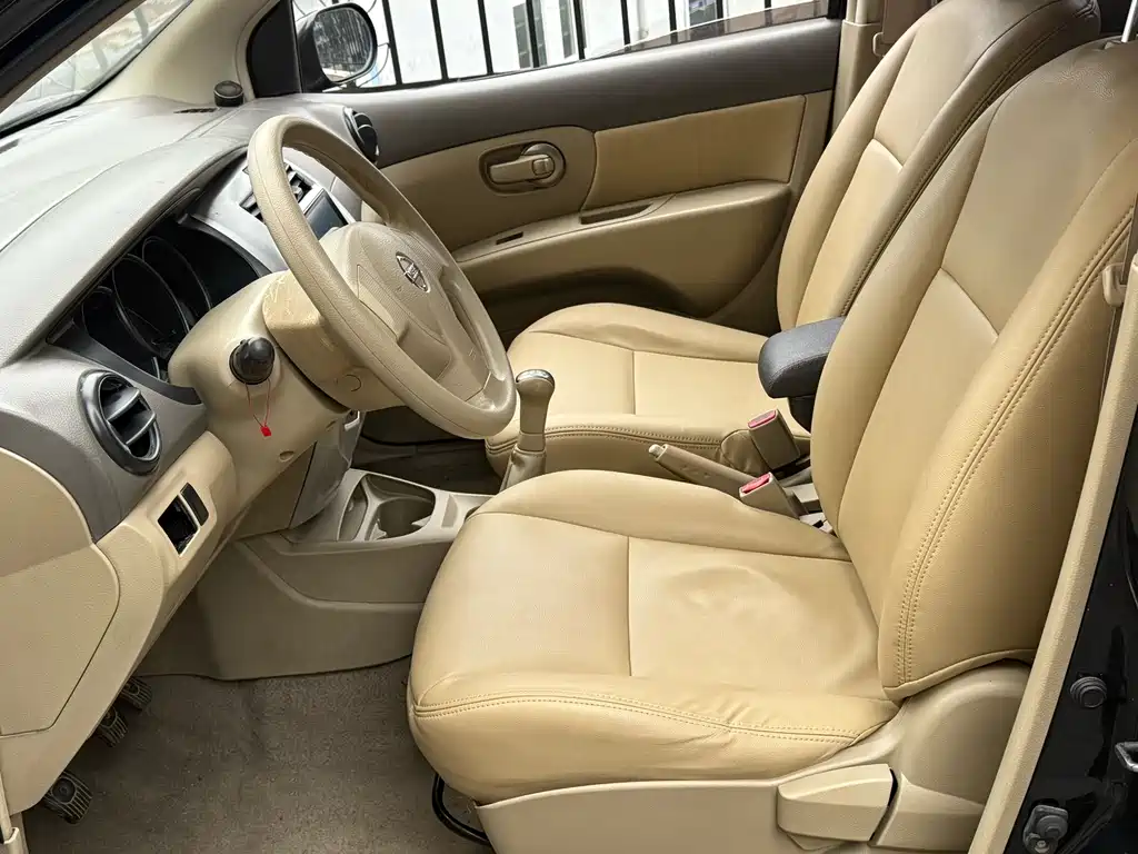 Livina Power Sharp 1.6 L Manual Intelligent