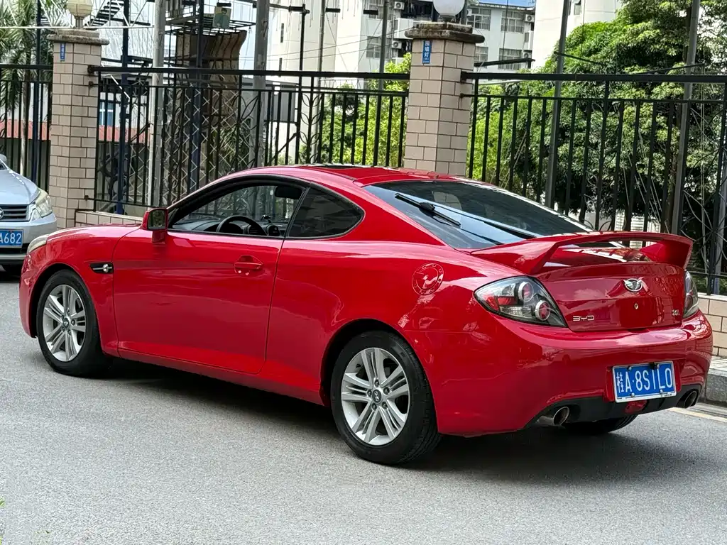 Tiburon 2.0 L AT