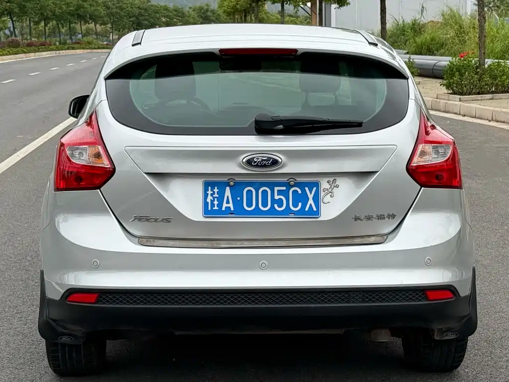 Focus Hatchback 1.6 L Auto Style