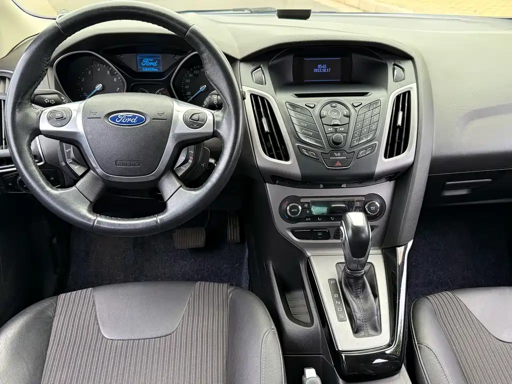 Focus Hatchback 1.6 L Auto Style