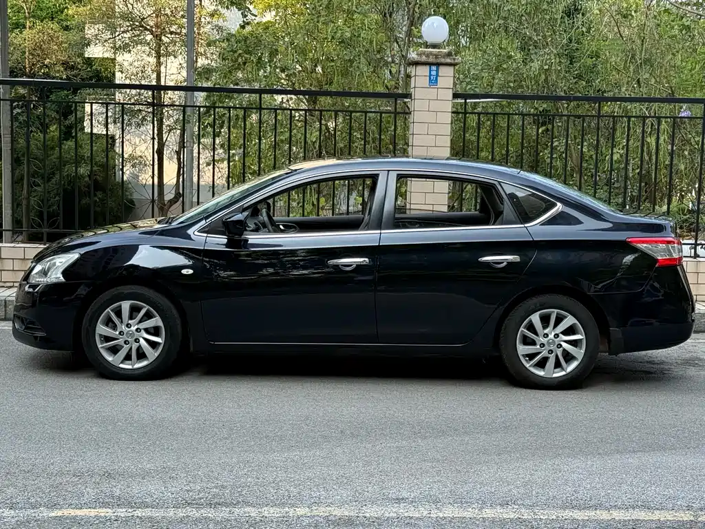 Sylphy 1.6 XV CVT Premium