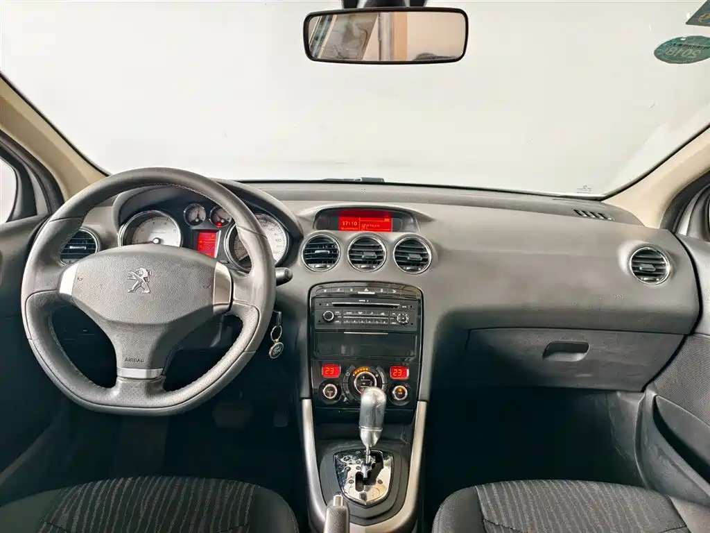 Peugeot 408 2.0 L Auto Luxury