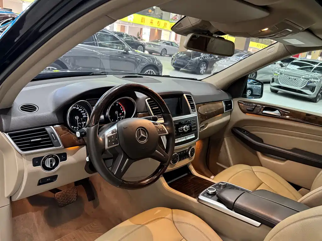 Mercedes-Benz M-Class ML 400 4 MATIC Luxury