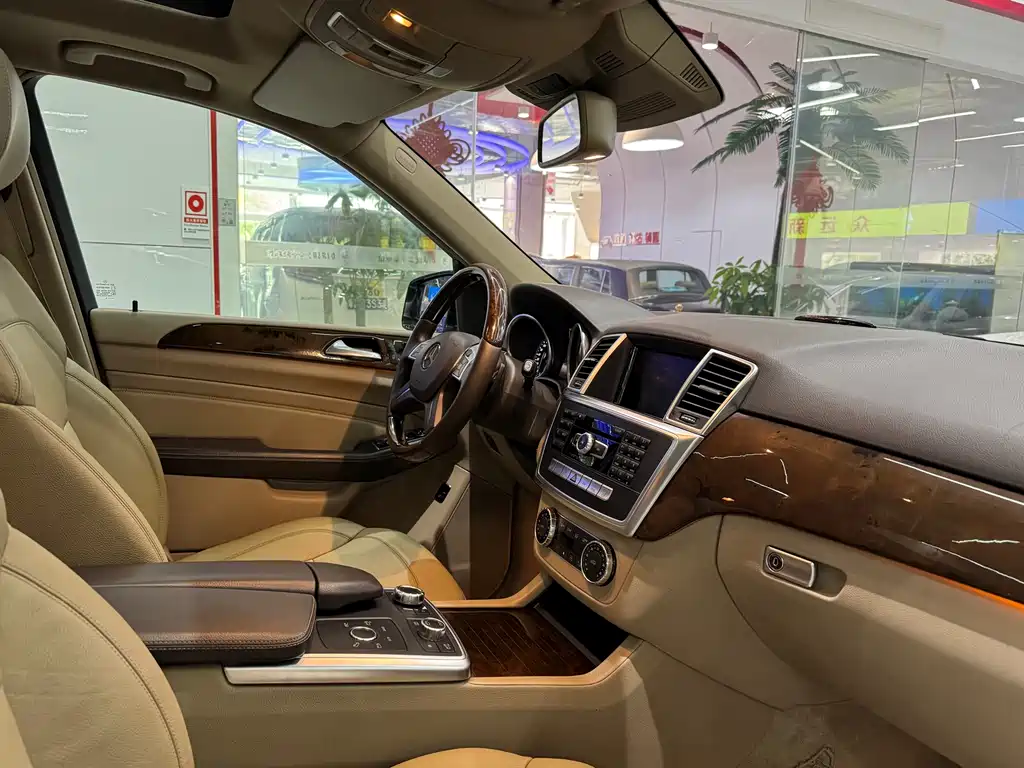 Mercedes-Benz M-Class ML 400 4 MATIC Luxury