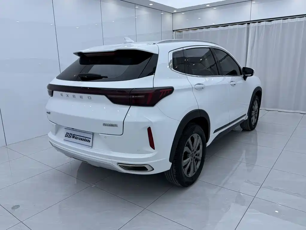 Exeed Zhuifeng Ride the Wave 1.5 T CVT Good Fortune Peanut