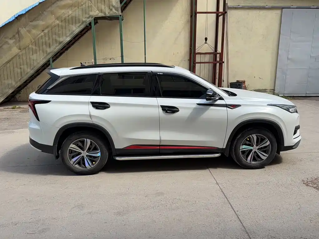 Changan CS75 PLUS 1.5 T Auto Luxury