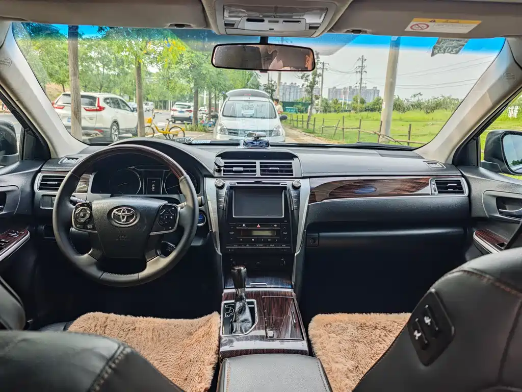 Camry Dual Engine 2.5 HG 10 th Anniversary Commemorative Luxury Navigation