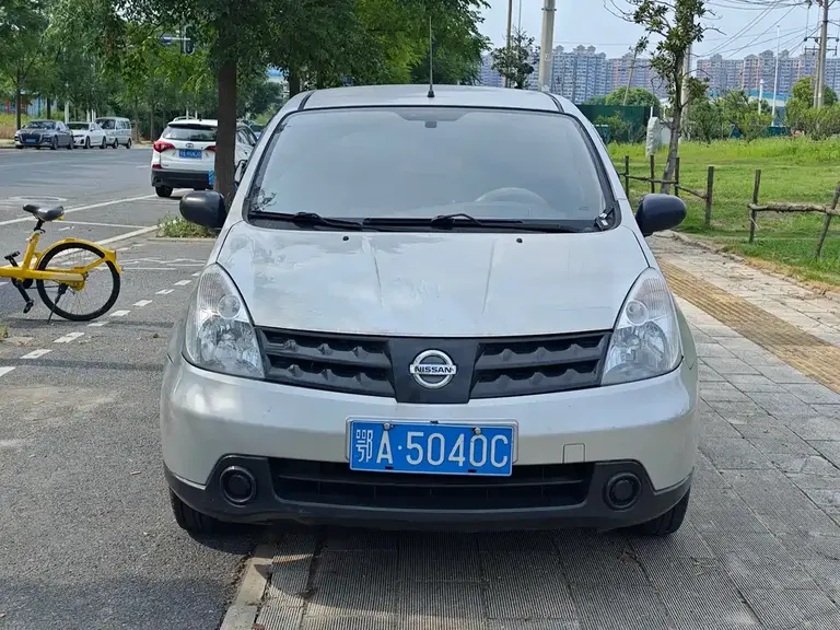 Nissan Livina 1.6 L Auto