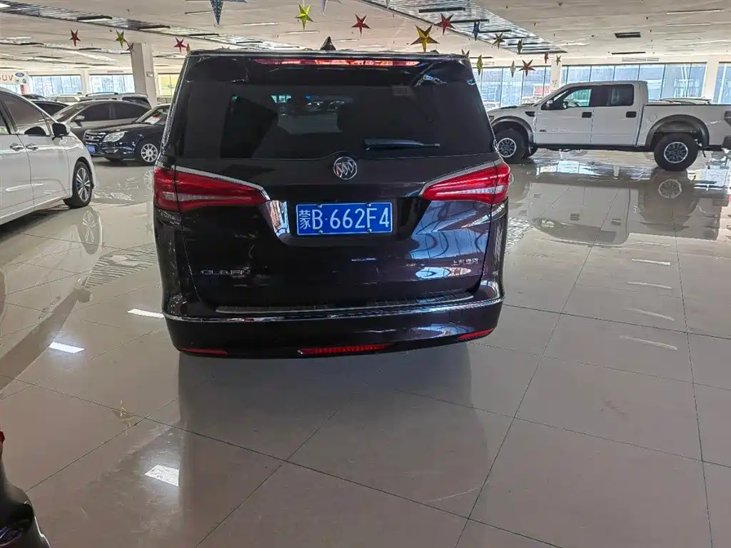 Buick GL8 ES 28 T Luxury CN-VI