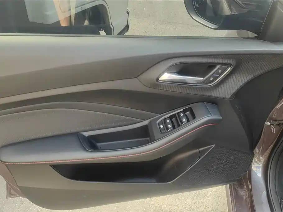 MG5 180 DVVT CVT Youth Luxury