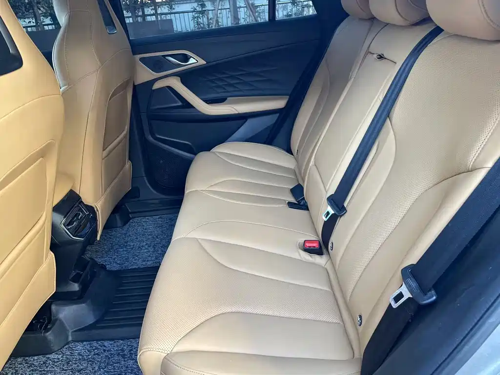 Roewe RX5 1.5 T Super Sense Elite