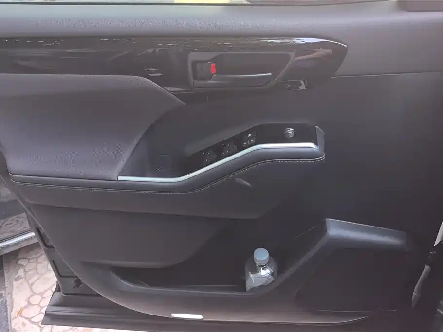 Highlander 2.5 L Smart e-Hybrid Dual Engine 2 WD Elite 5-seat