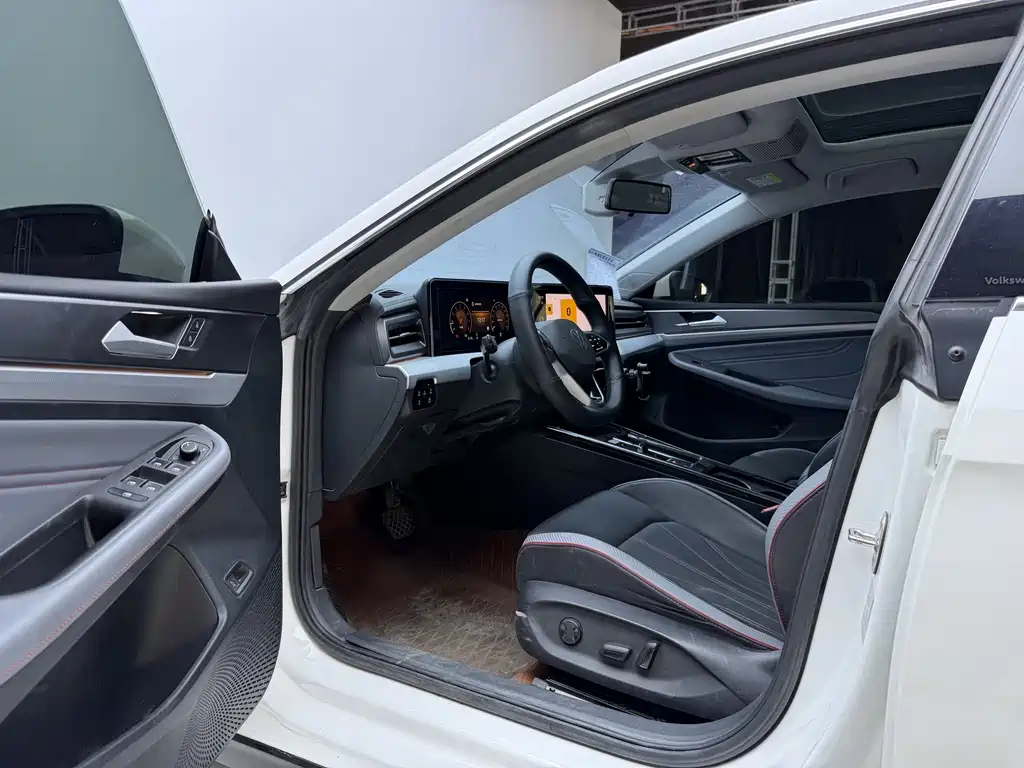 Lamando Lamando L 280 TSI DSG Spicy Cool