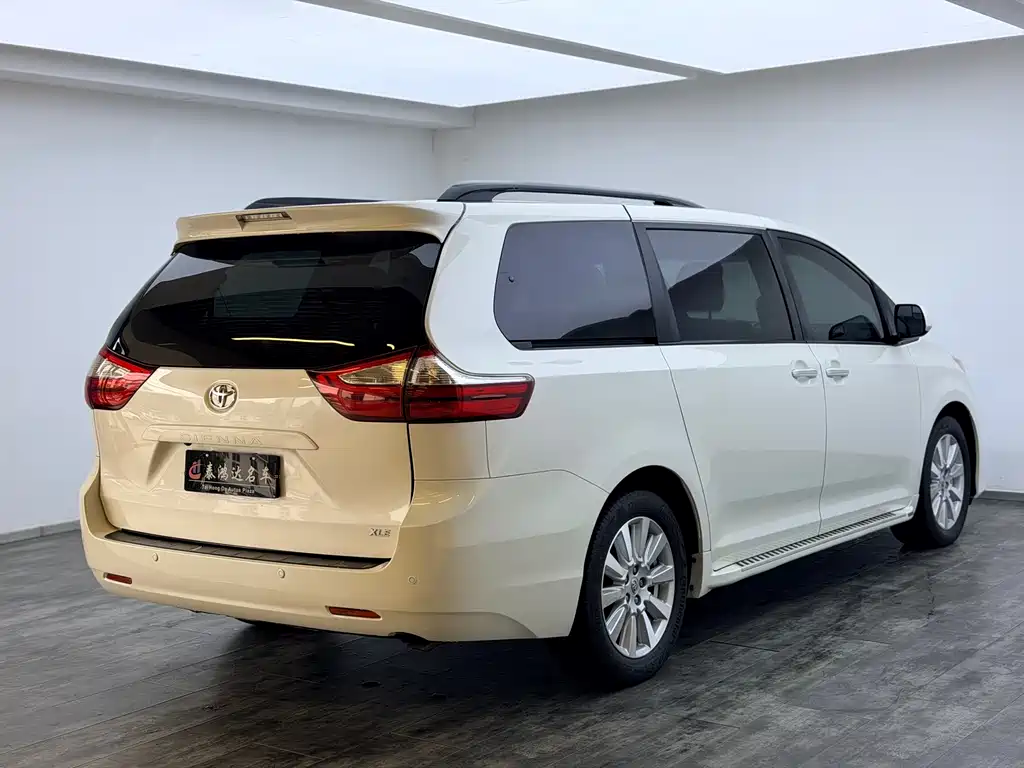 SIENNA 3.5 L Auto