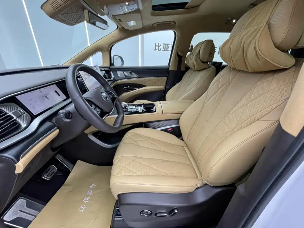 Denza D9 DM-i Smart Drive 1020 4 WD Flagship
