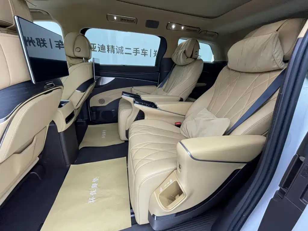 Denza D9 DM-i Smart Drive 1020 4 WD Flagship