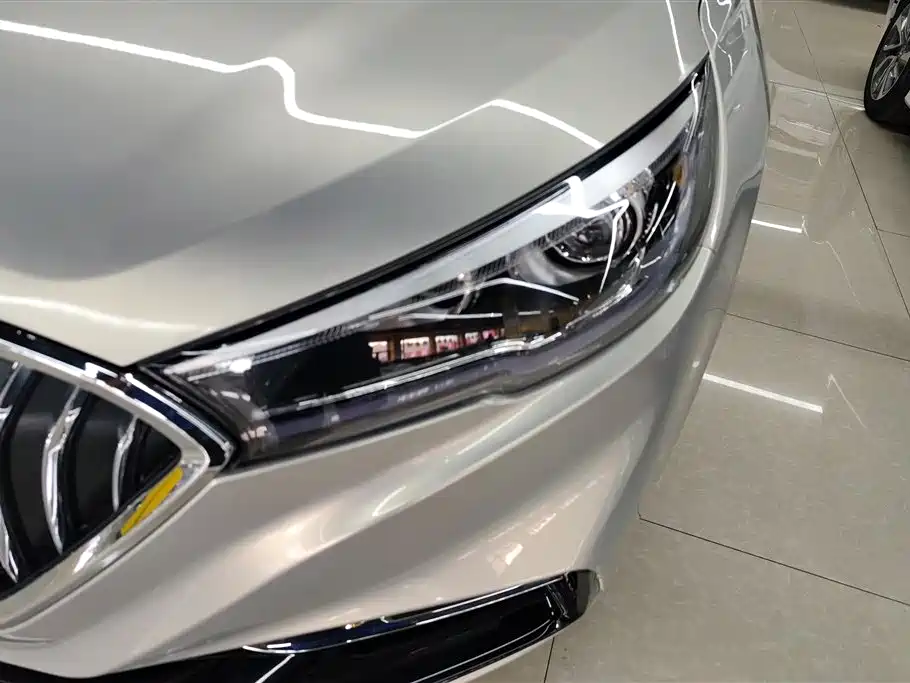 Hongqi H5 Classic Facelift 1.5 T DCT Flagship Charm