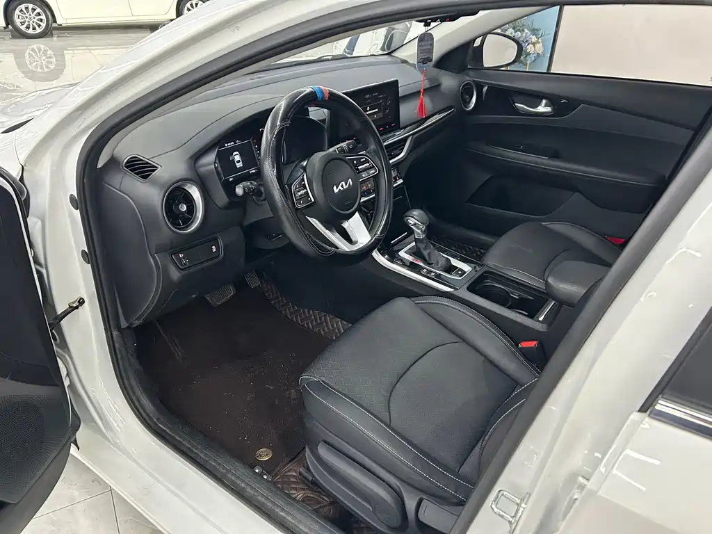 Kia K3 Facelift 1.5 L CVT Fashion
