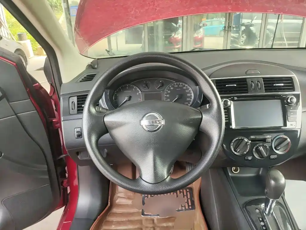 Tiida 1.6 L CVT Comfort